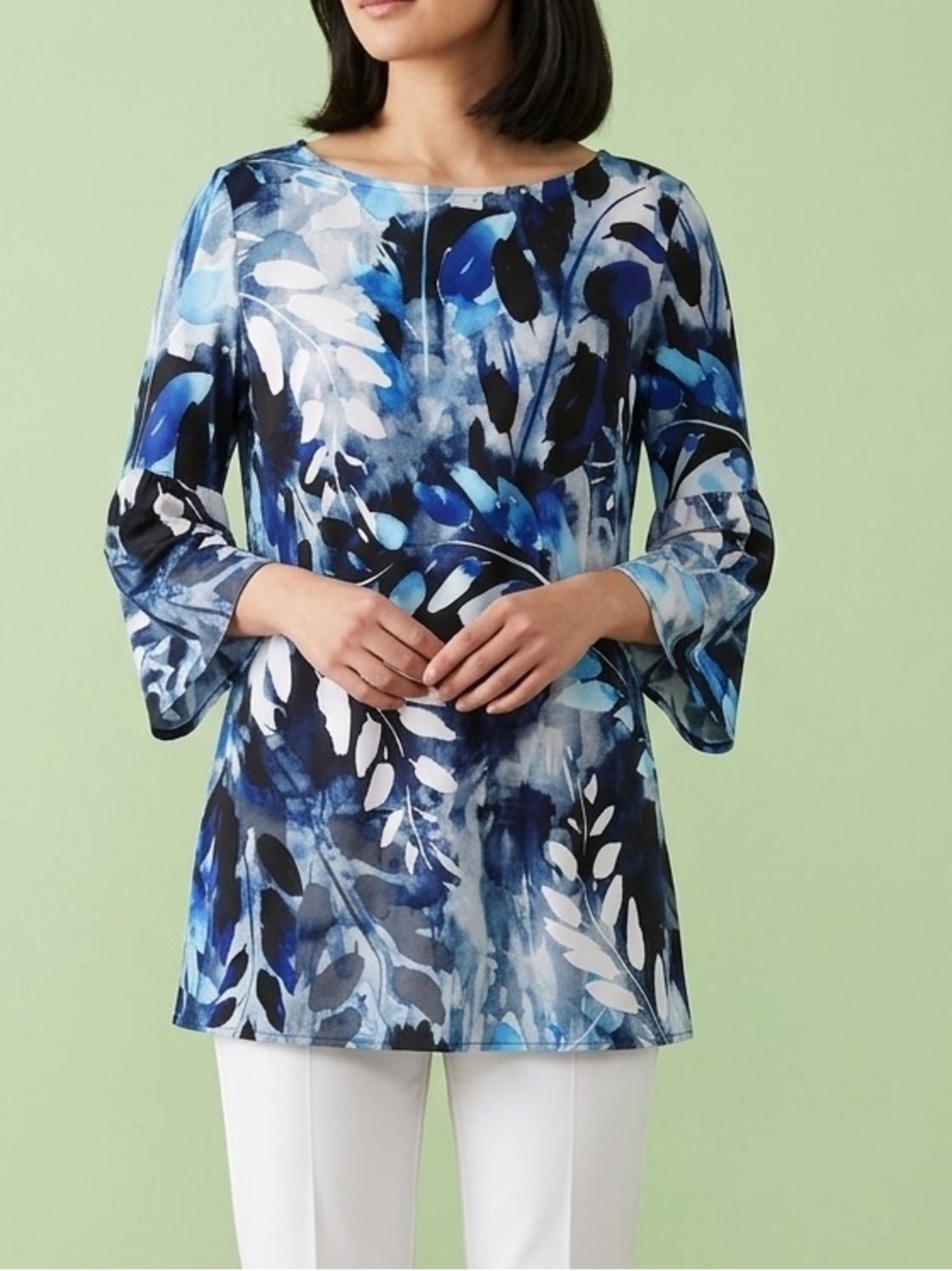 Peter Nygard Blue and White Floral Boatneck Tunic size s